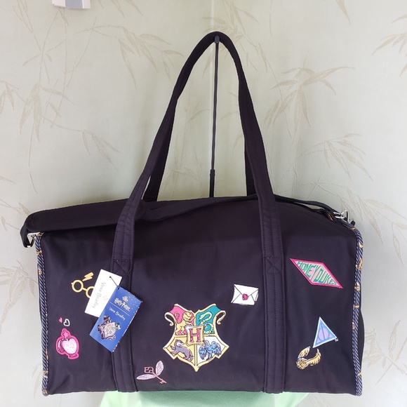 VERA BRADLEY HARRY POTTER LARGE TRAVEL DUFFEL BAG:NWT FRIENDS AT HOGWARTS - Picture 2 of 16